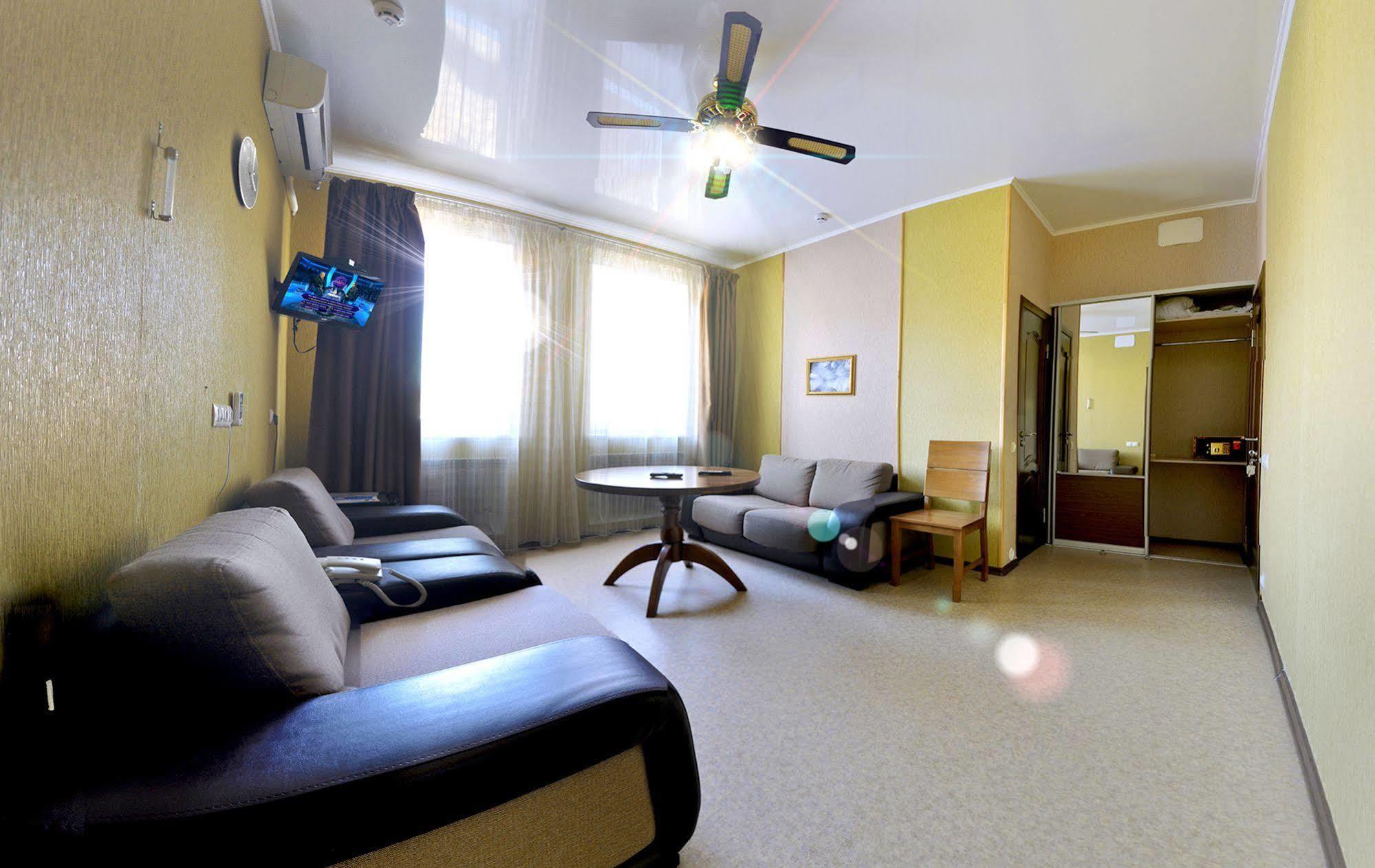 Hotel An-2 Harkiv Dış mekan fotoğraf